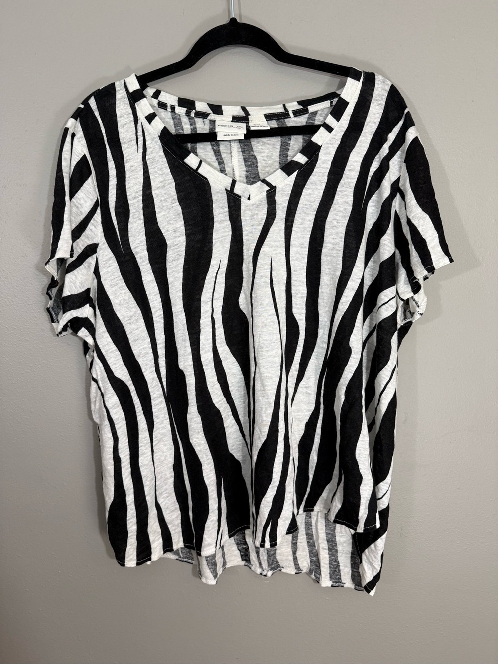 Rachel Zoe Black & White Zebra Print V-Neck Short Sleeve Tee